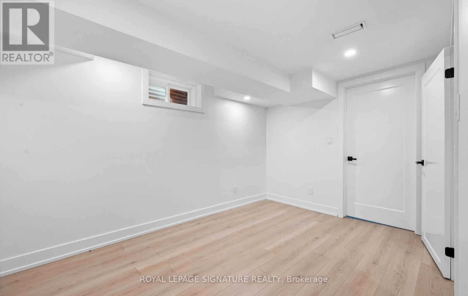 Photo 44 of 105 Lilacside Drive, Hamilton ON