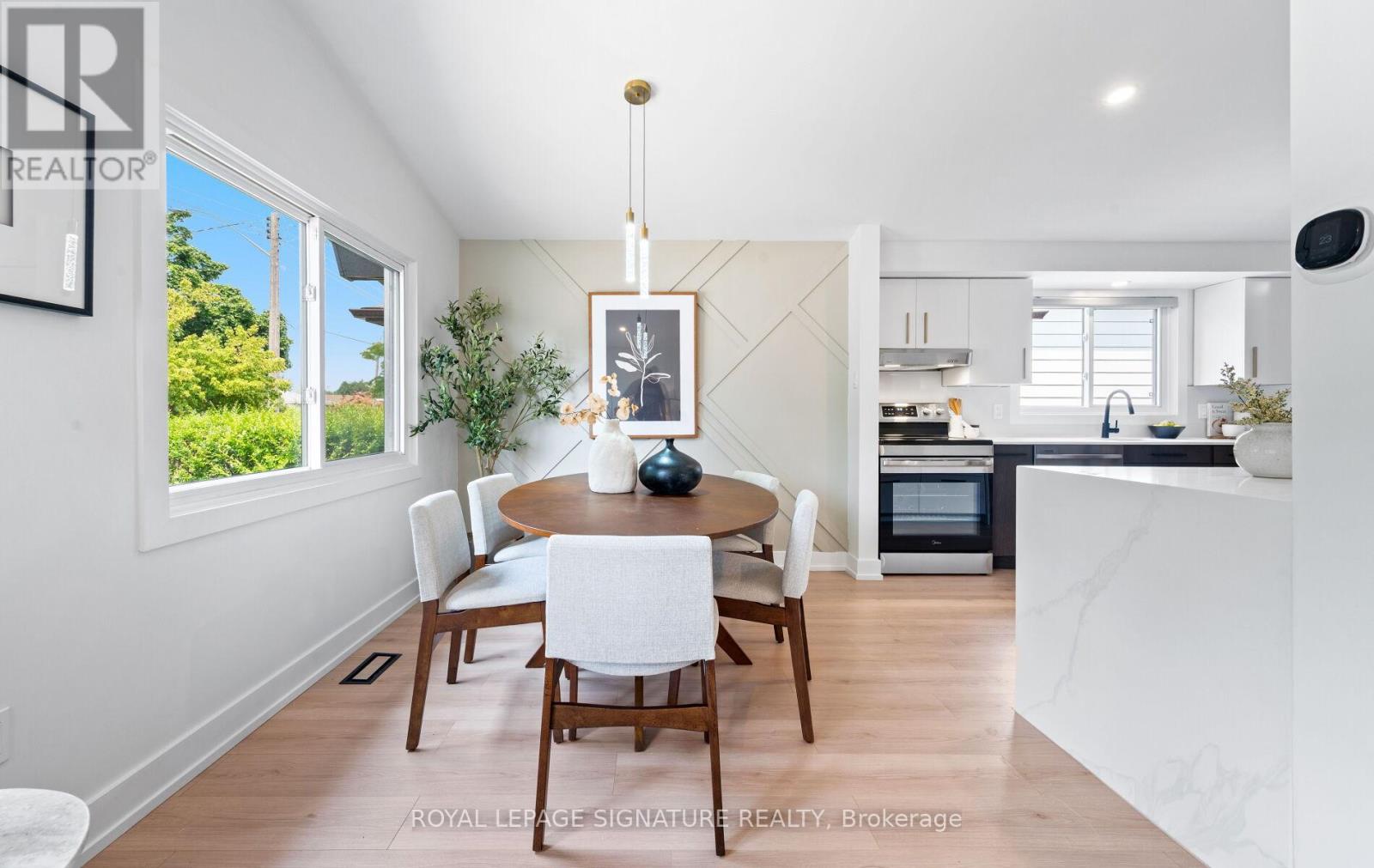 Photo 7 of 105 Lilacside Drive, Hamilton ON