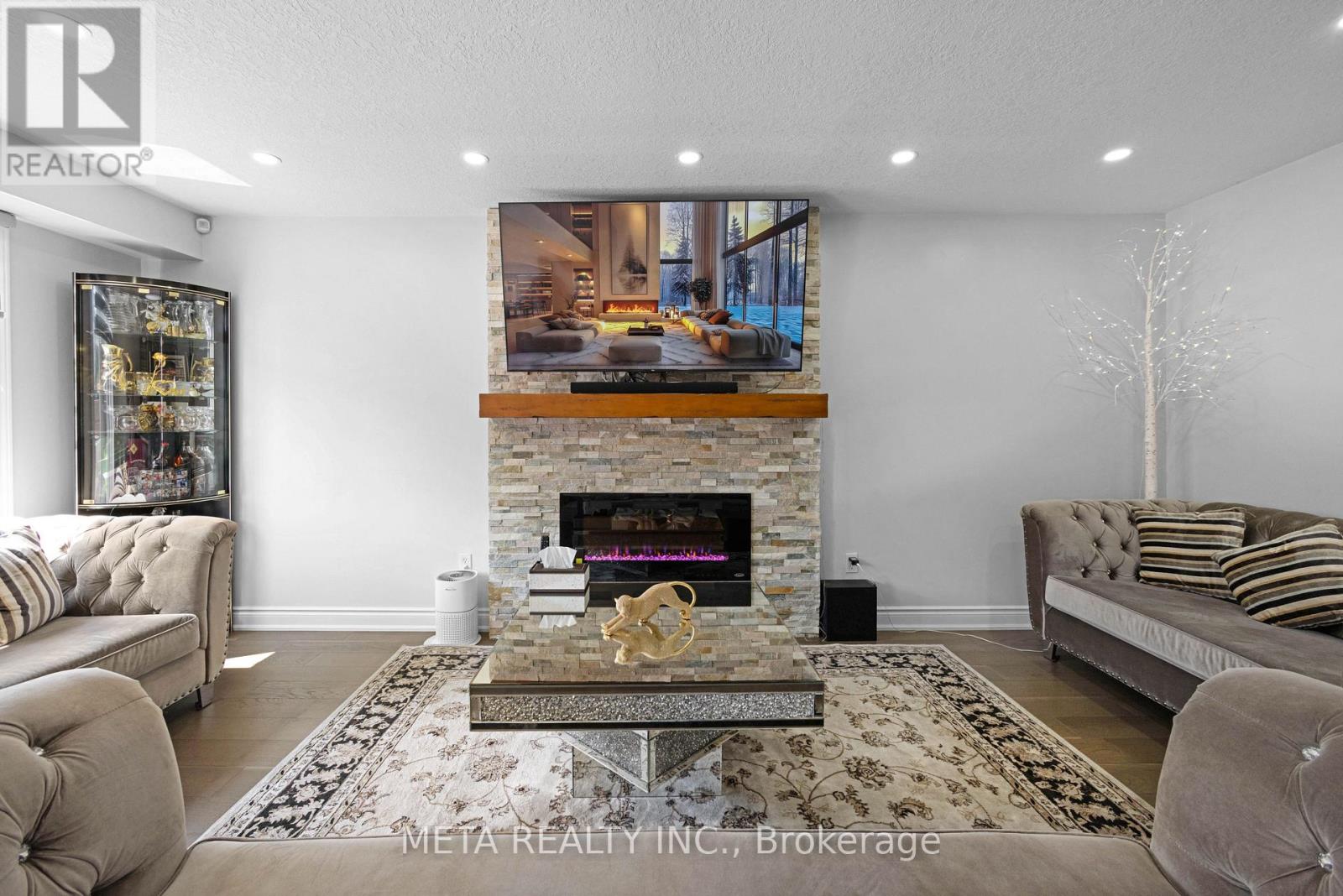 Photo 10 of 497 Langlaw Drive E, Cambridge ON