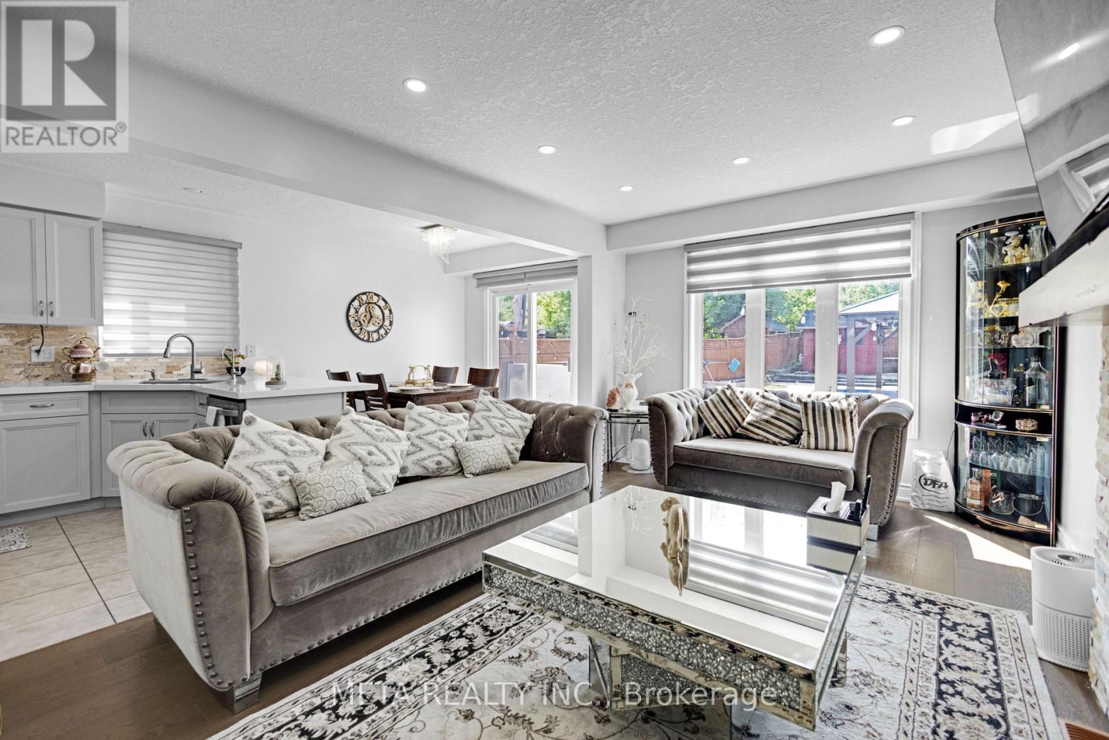 Photo 12 of 497 Langlaw Drive E, Cambridge ON
