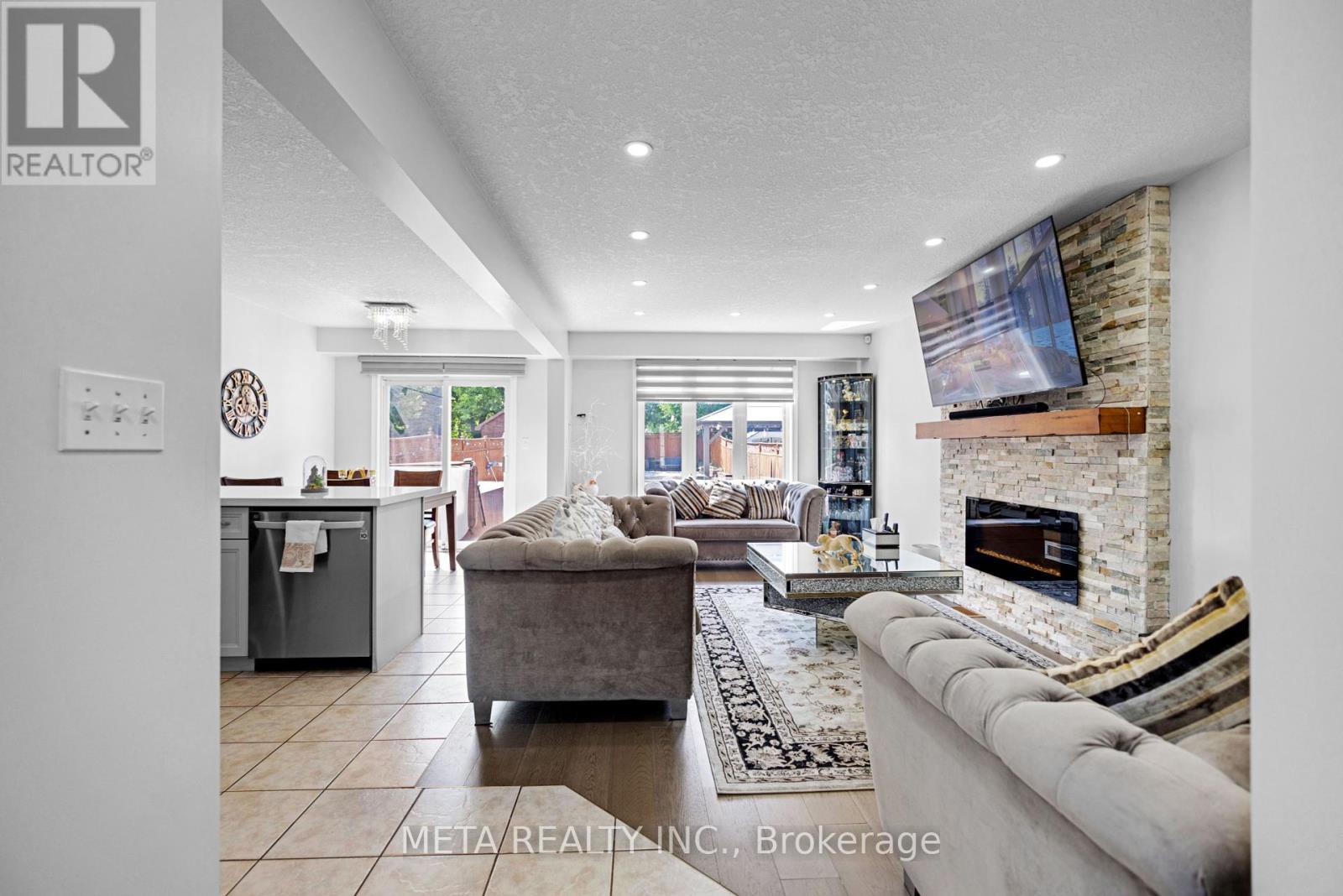 Photo 13 of 497 Langlaw Drive E, Cambridge ON