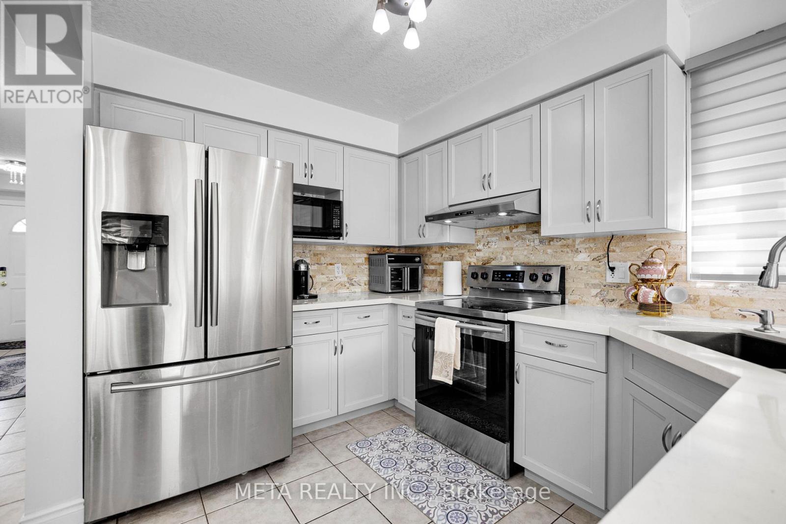 Photo 14 of 497 Langlaw Drive E, Cambridge ON