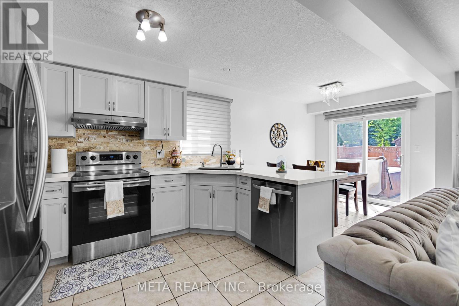 Photo 16 of 497 Langlaw Drive E, Cambridge ON