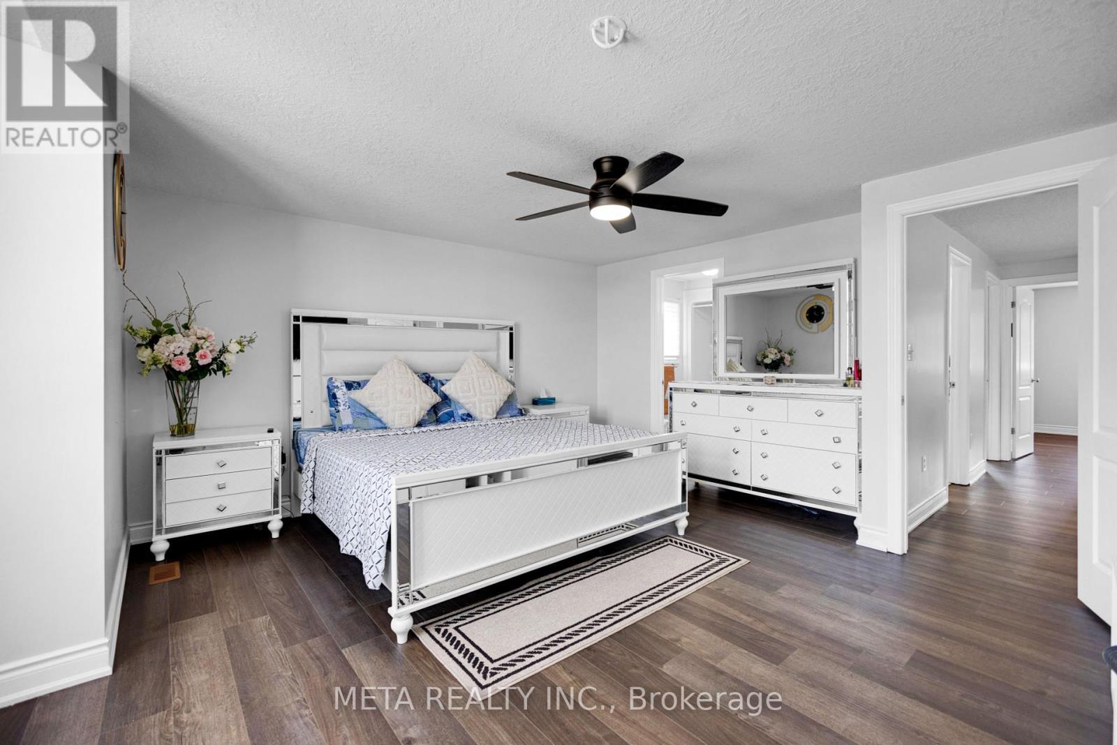 Photo 21 of 497 Langlaw Drive E, Cambridge ON