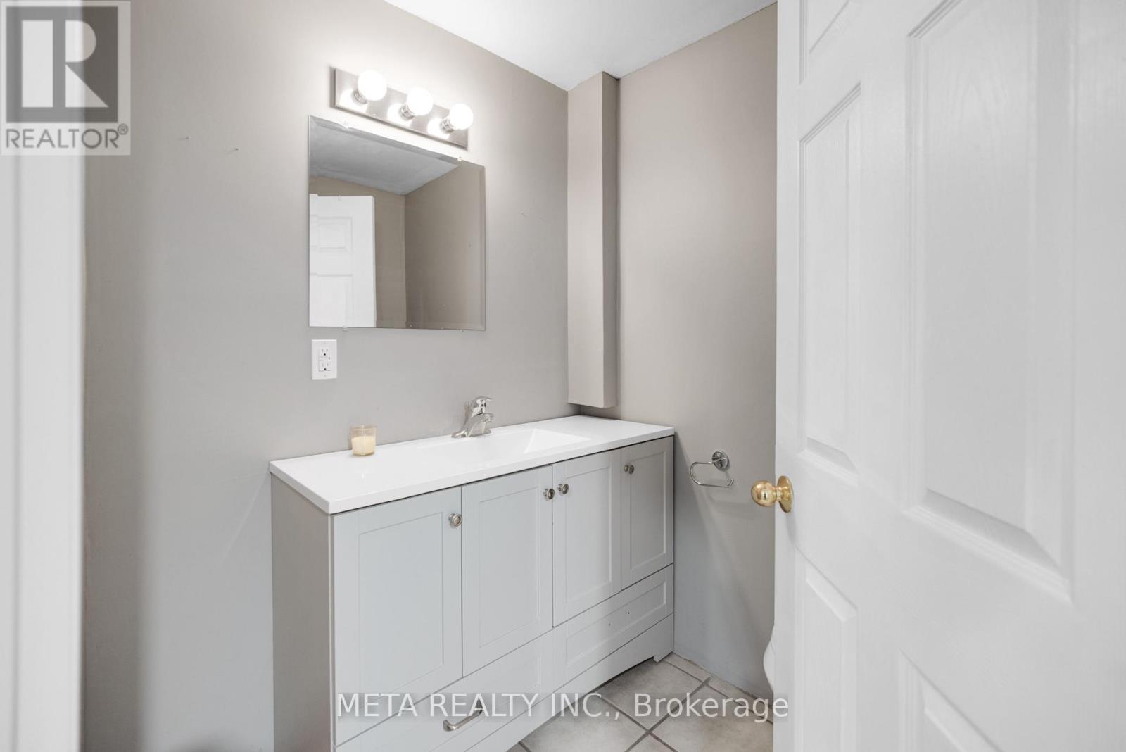 Photo 31 of 497 Langlaw Drive E, Cambridge ON