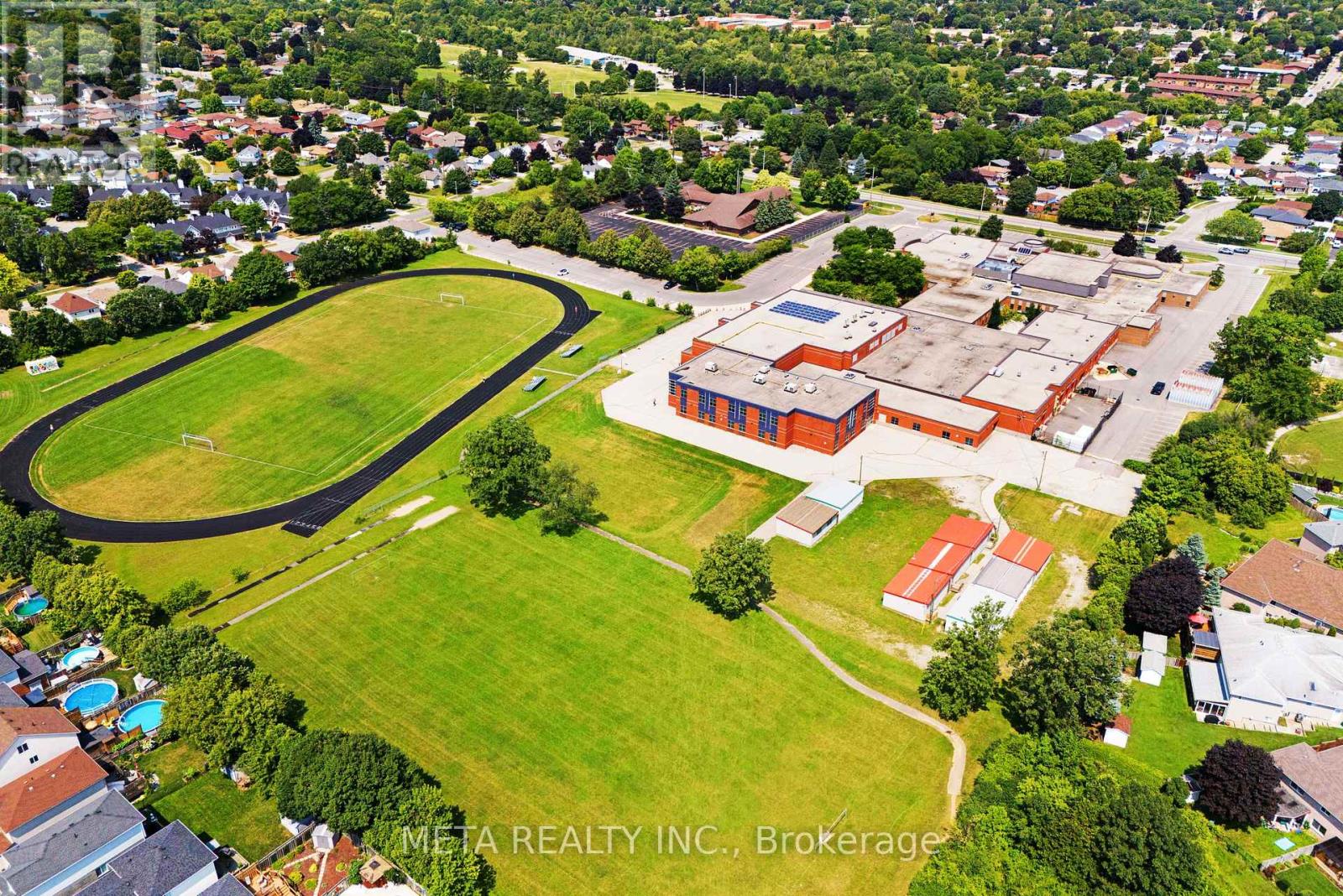 Photo 4 of 497 Langlaw Drive E, Cambridge ON