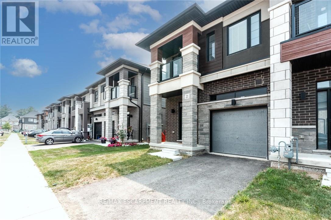 Photo 28 of 21 Bowery Road, Brantford ON