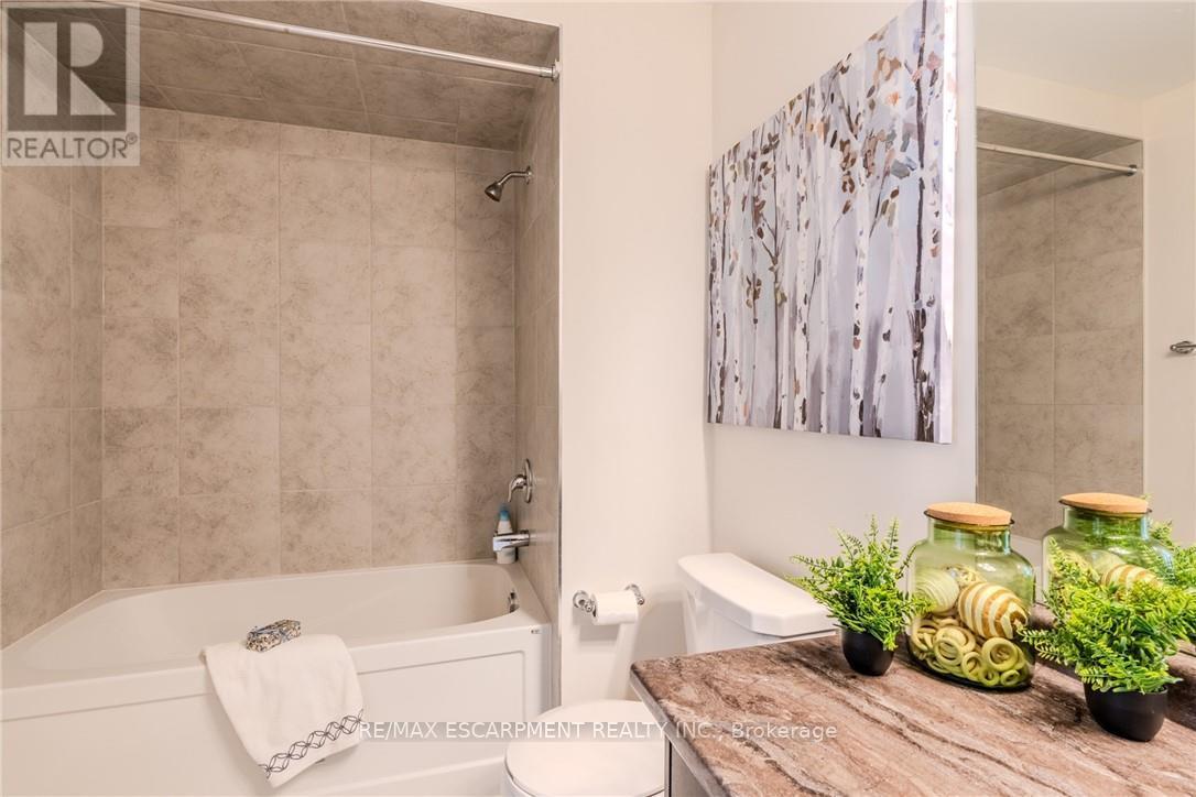 Photo 38 of 21 Bowery Road, Brantford ON
