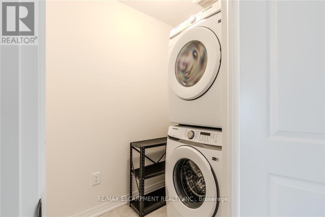 Photo 40 of 21 Bowery Road, Brantford ON