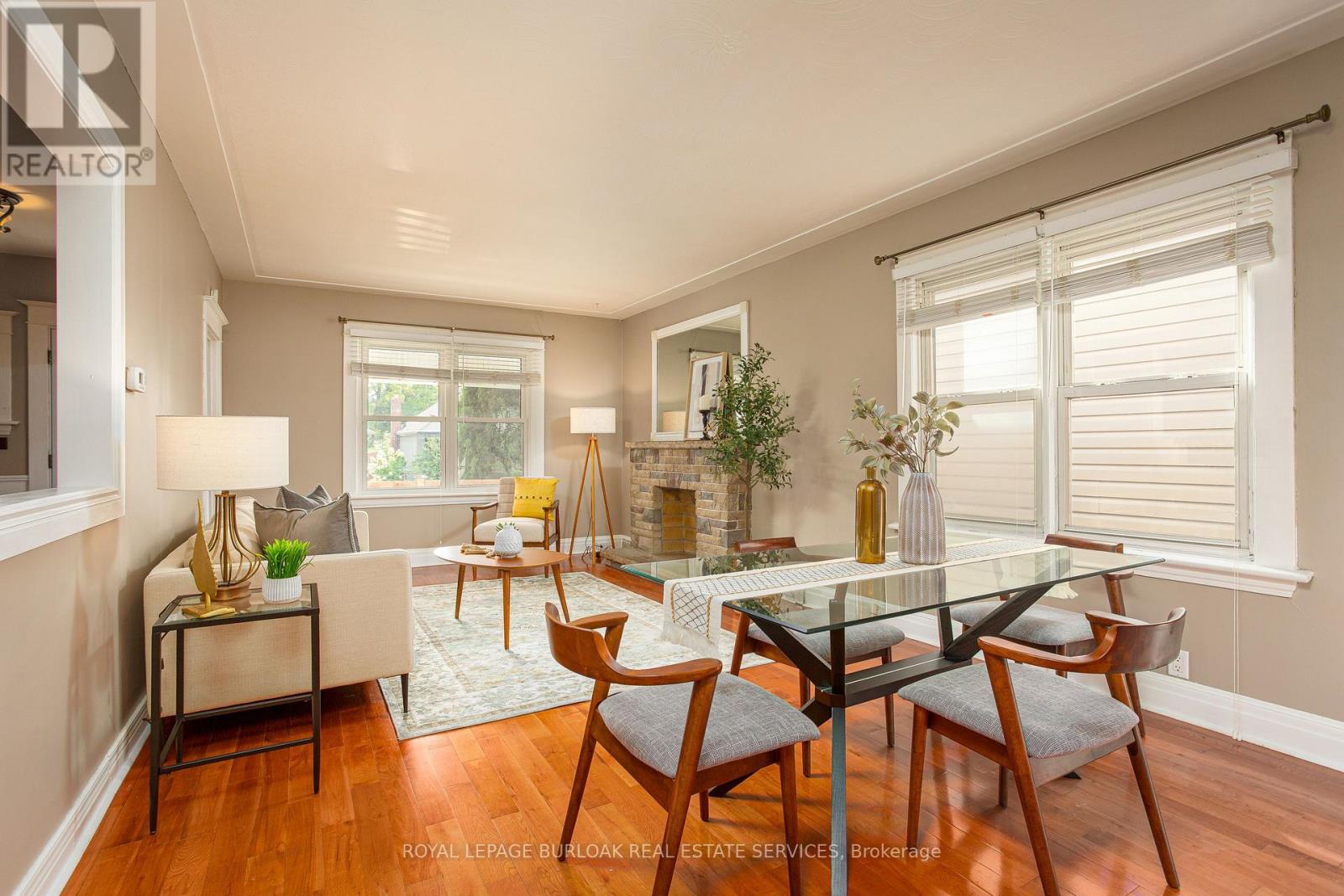 Photo 7 of 209 Weir Street N, Hamilton ON
