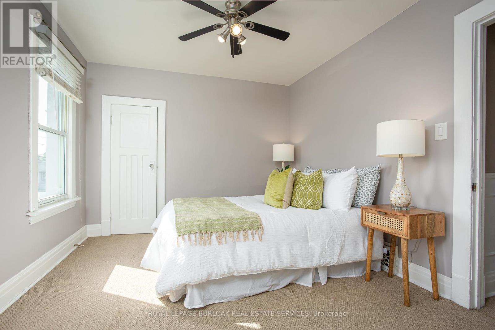 Photo 3 of 209 Weir Street N, Hamilton ON