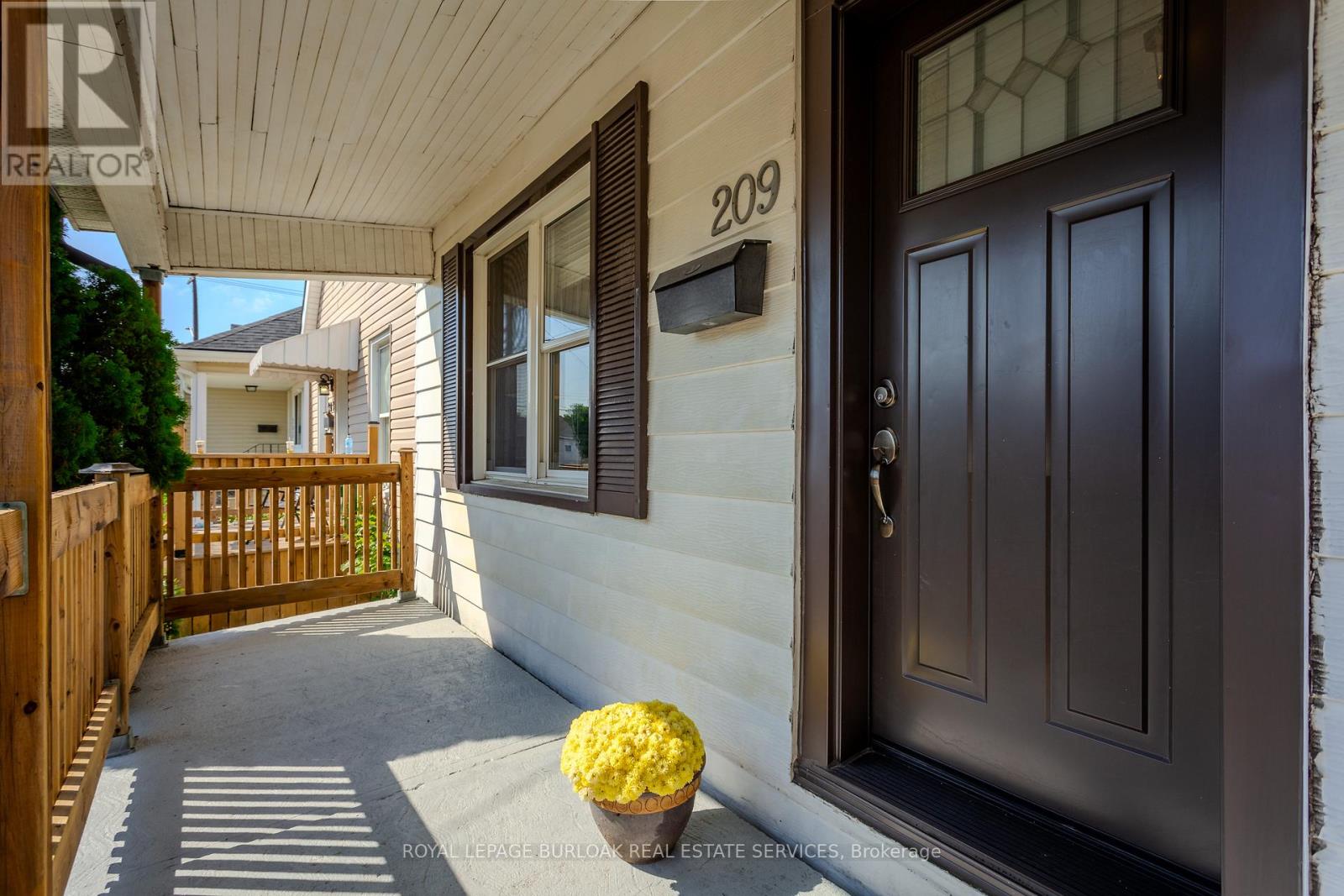 Photo 21 of 209 Weir Street N, Hamilton ON