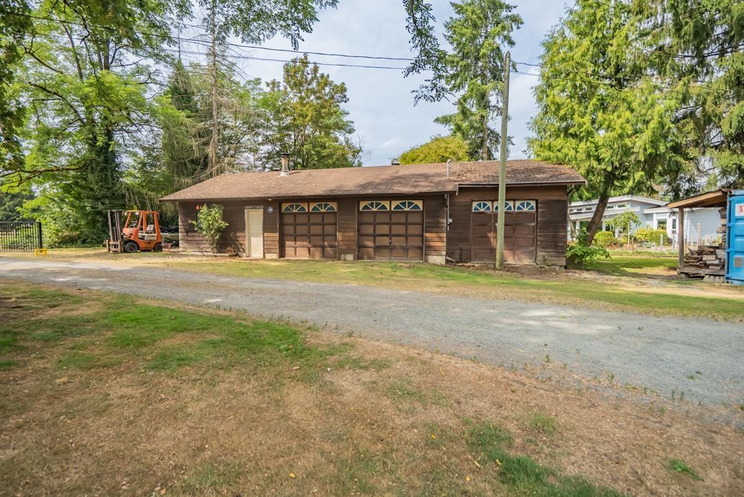 Photo 11 of 26559 58 Street, Langley BC
