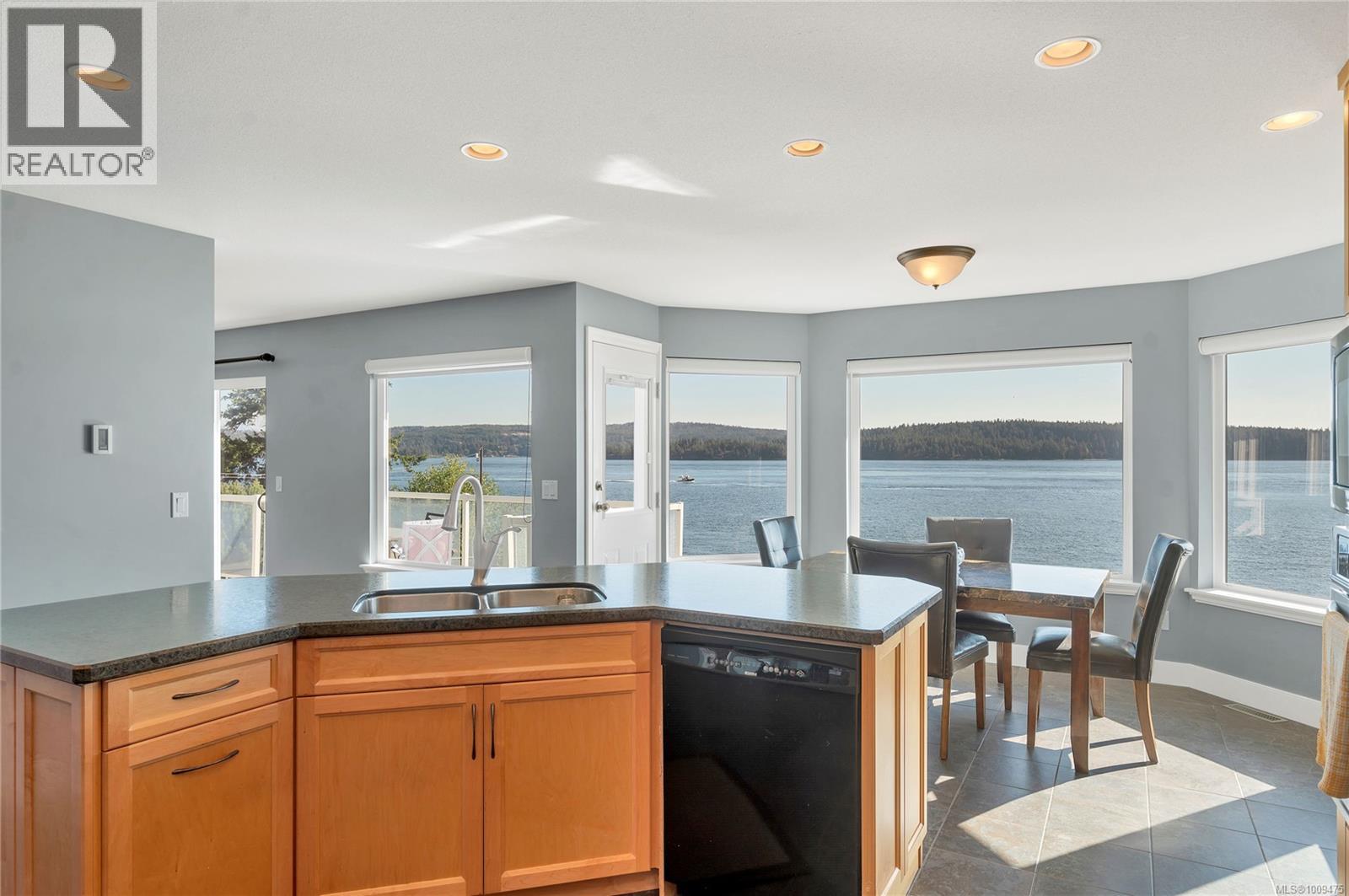 Photo 6 of 4255 Discovery Dr, Campbell River BC