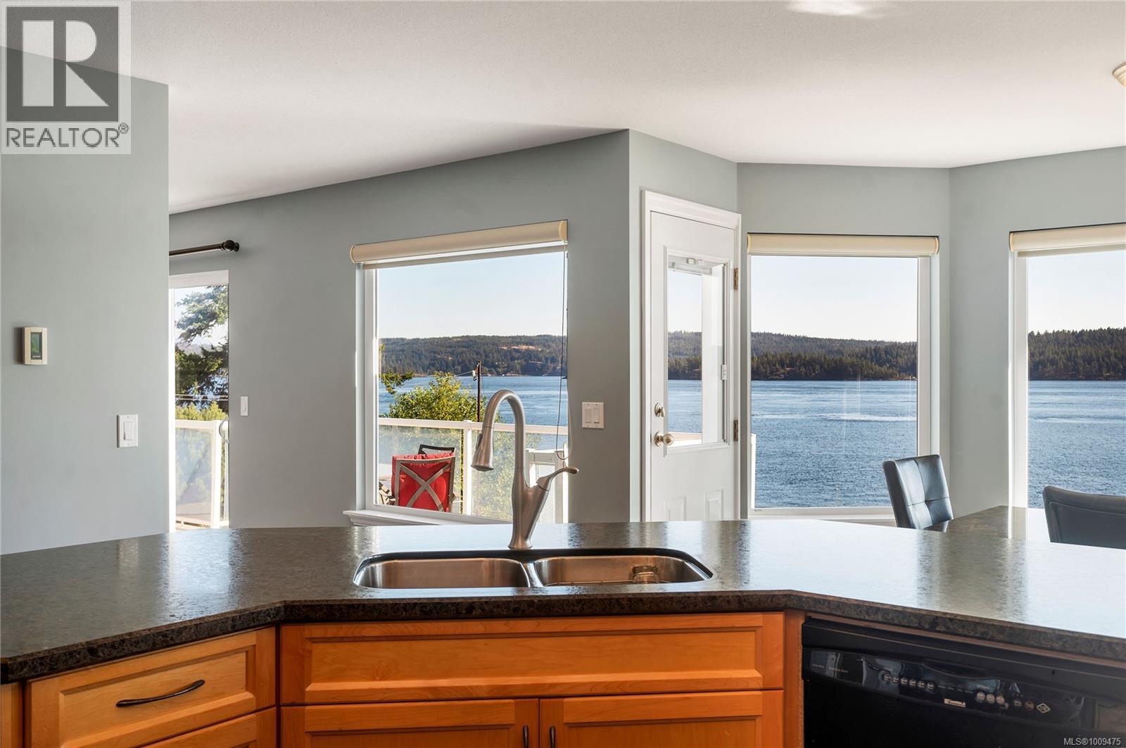 Photo 7 of 4255 Discovery Dr, Campbell River BC