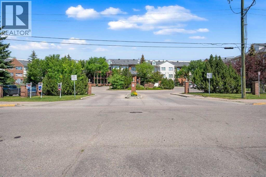 Single Family House Loft for Sale in    Avenue NE Mayland Heights Calgary 