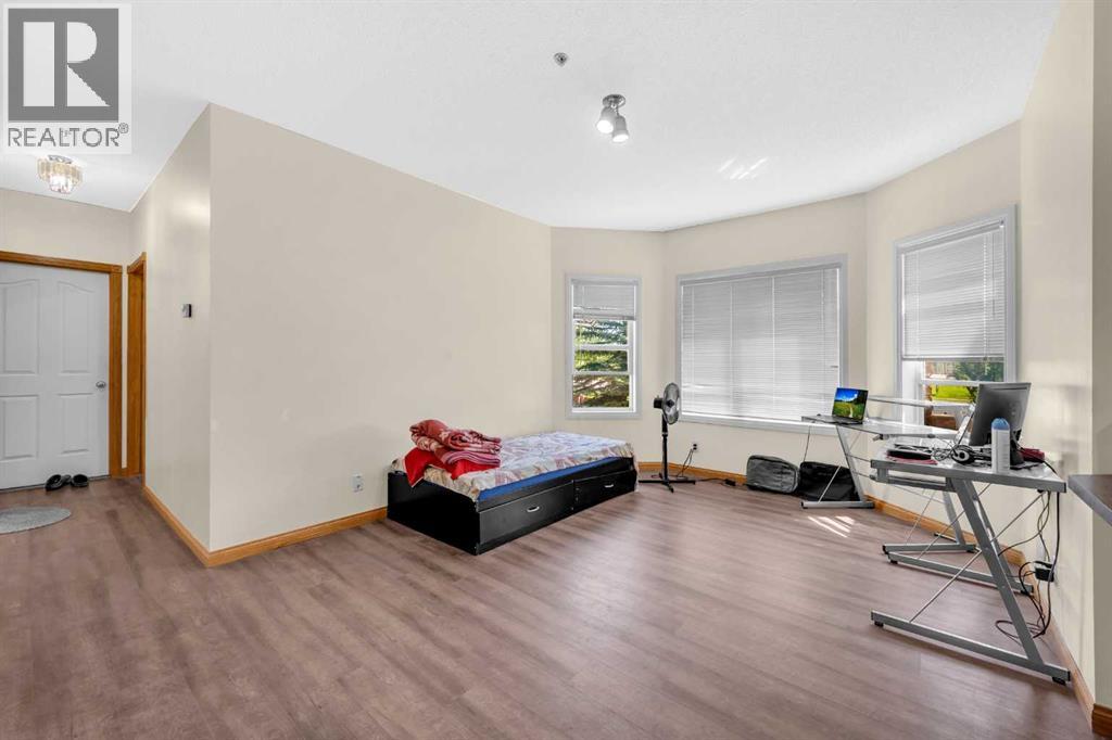 Single Family House Loft for Sale in    Avenue NE Mayland Heights Calgary 