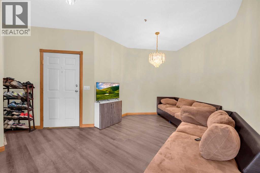 Single Family House Loft for Sale in    Avenue NE Mayland Heights Calgary 