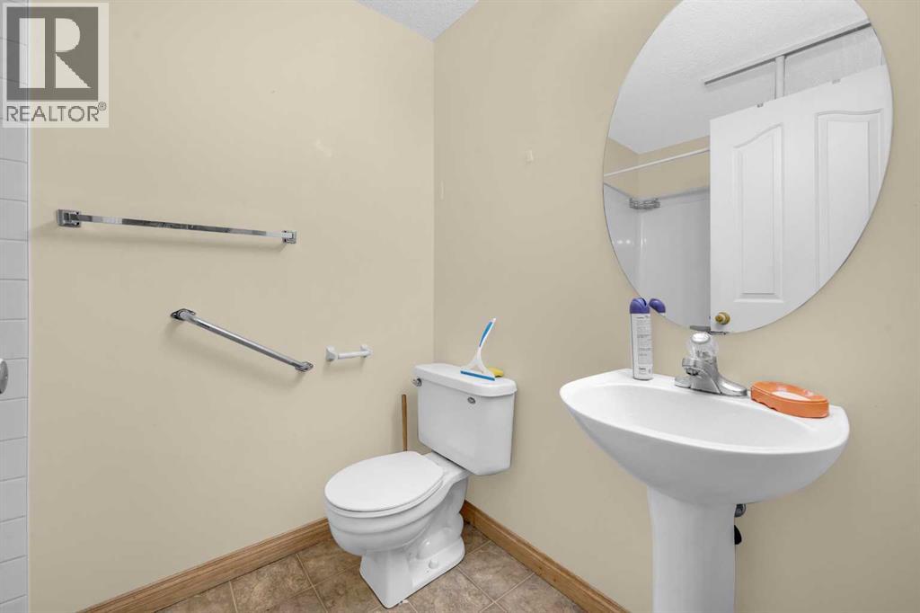 Single Family House Loft for Sale in    Avenue NE Mayland Heights Calgary 