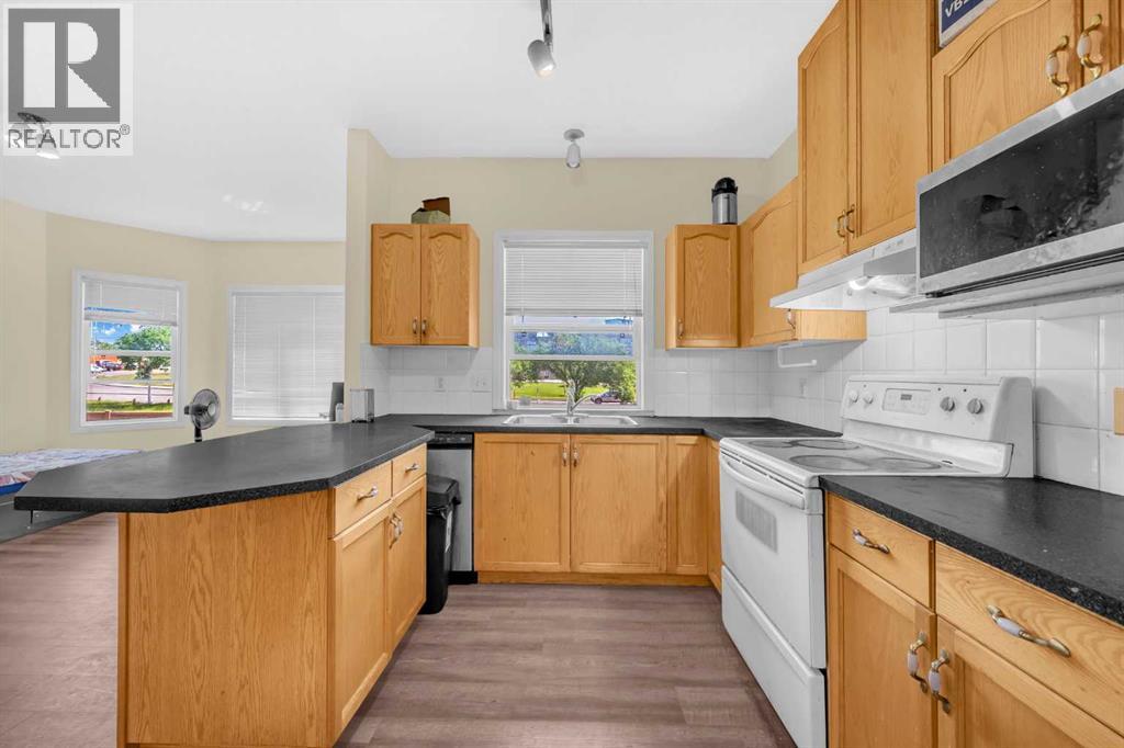 Single Family House Loft for Sale in    Avenue NE Mayland Heights Calgary 