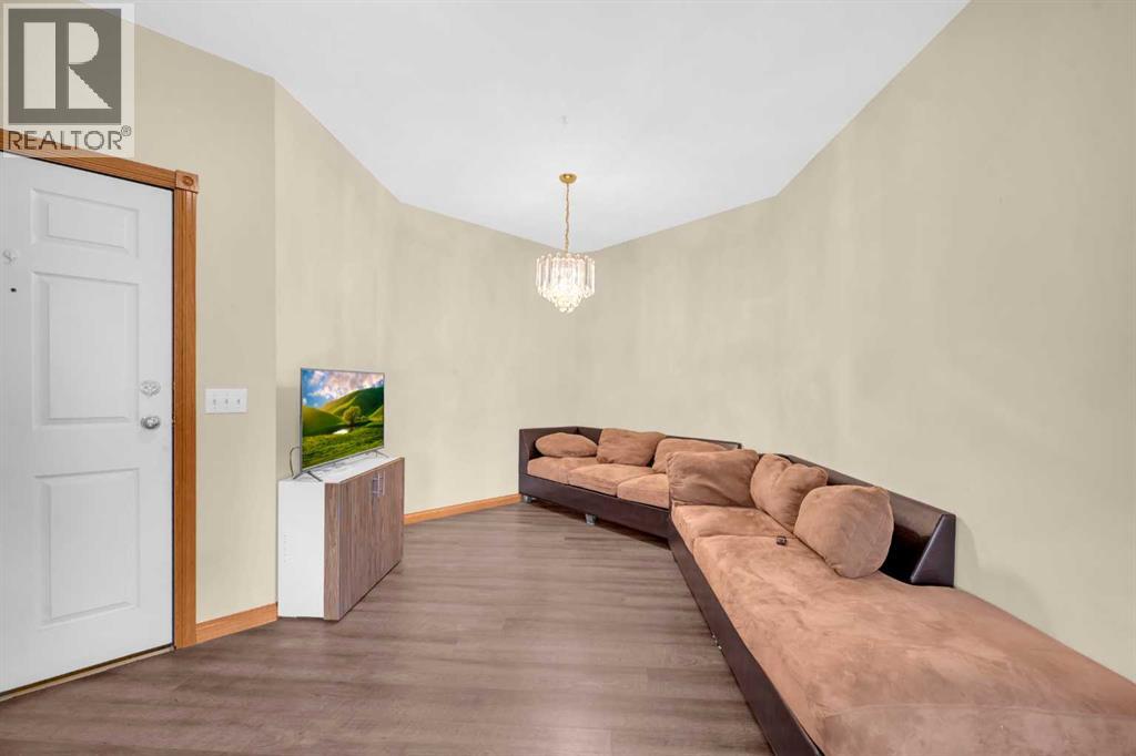 Single Family House Loft for Sale in    Avenue NE Mayland Heights Calgary 