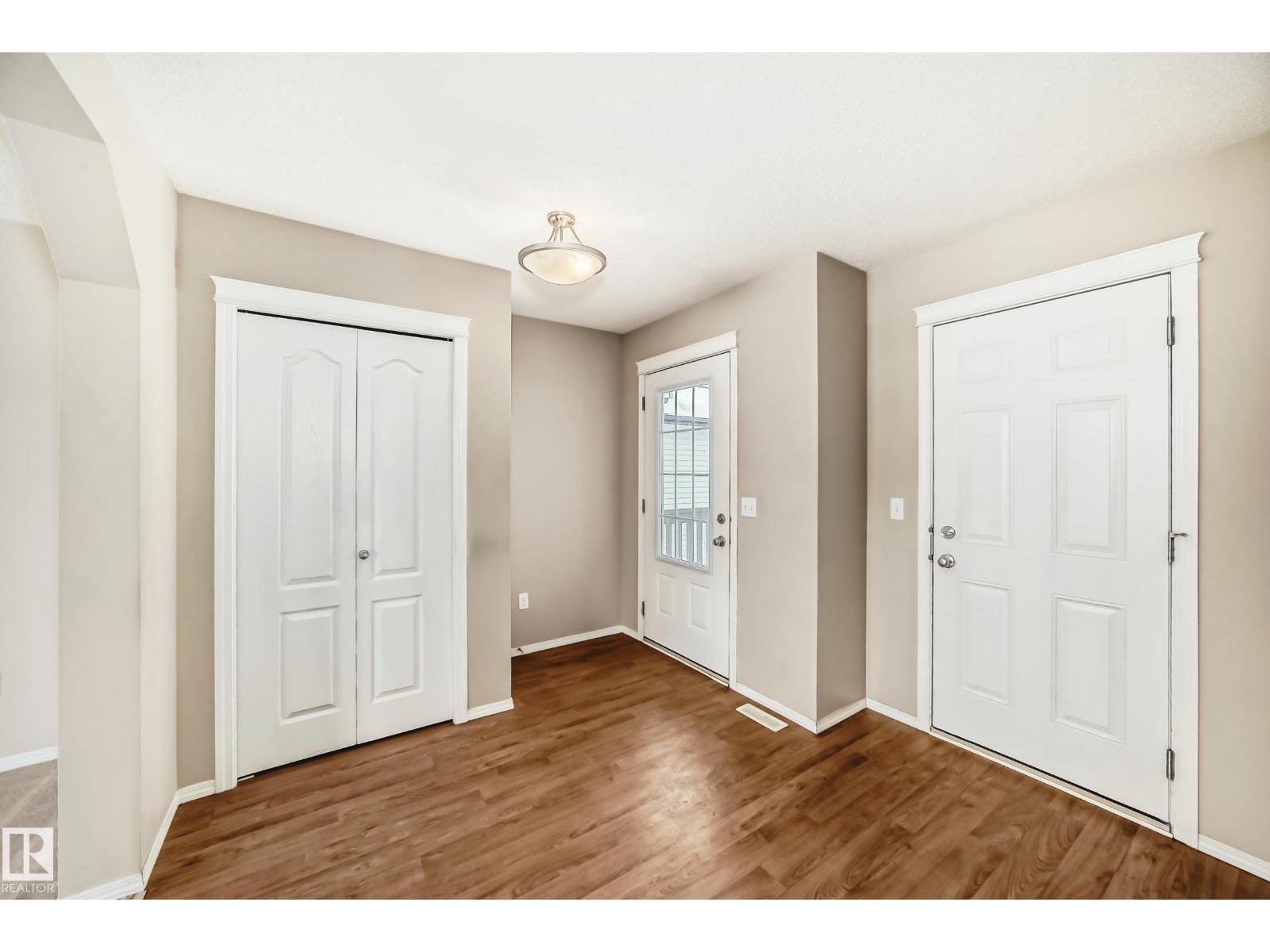 Photo 17 of 6219 18 Av Sw, Edmonton AB