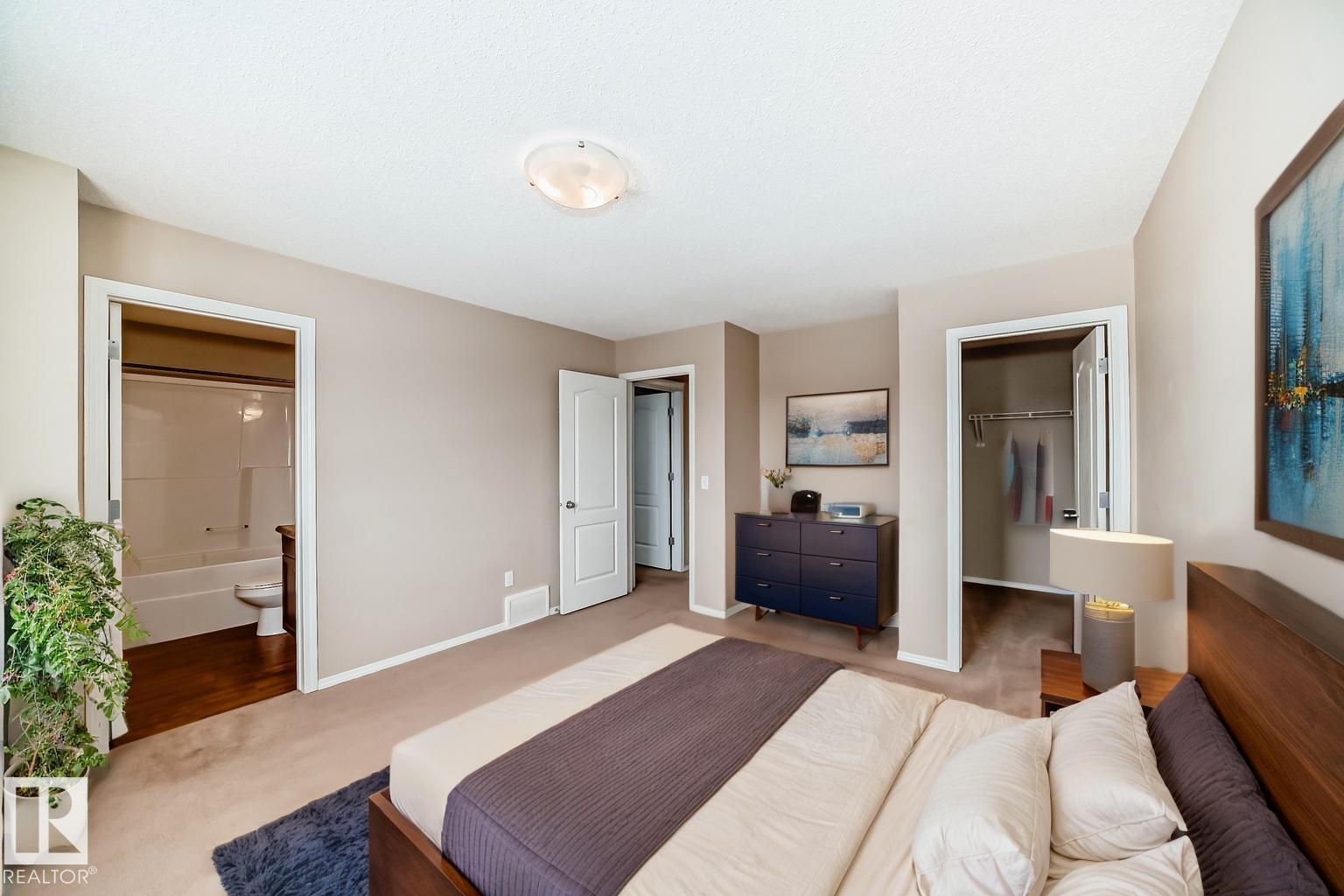 Photo 4 of 6219 18 Av Sw, Edmonton AB