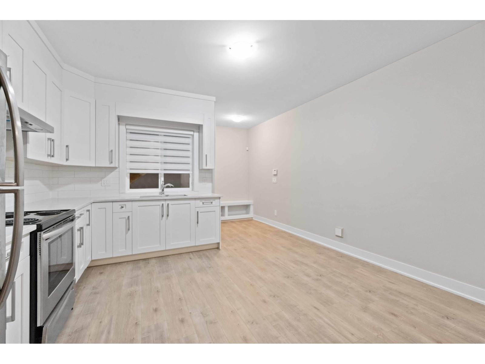 Photo 4 of 3038 167 B Street, Surrey BC