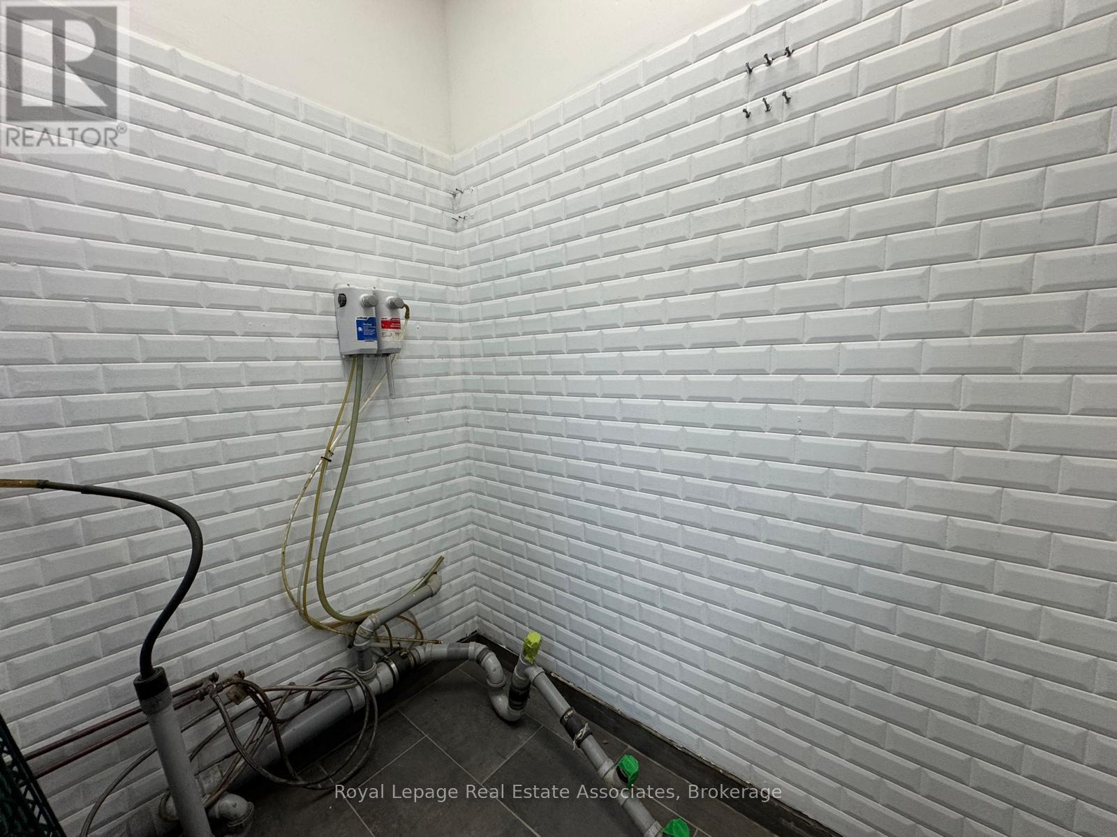 Photo 2 of 79 Kensington Avenue, Toronto ON