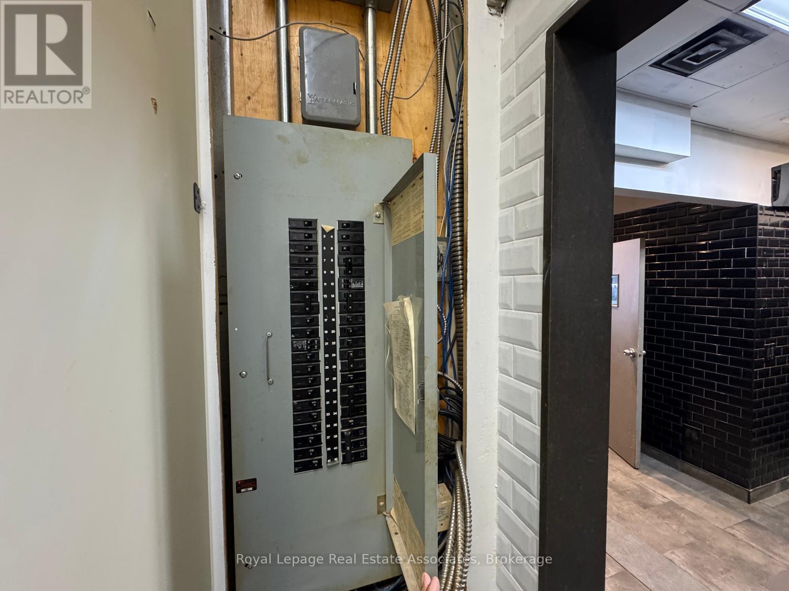 Photo 12 of 79 Kensington Avenue, Toronto ON