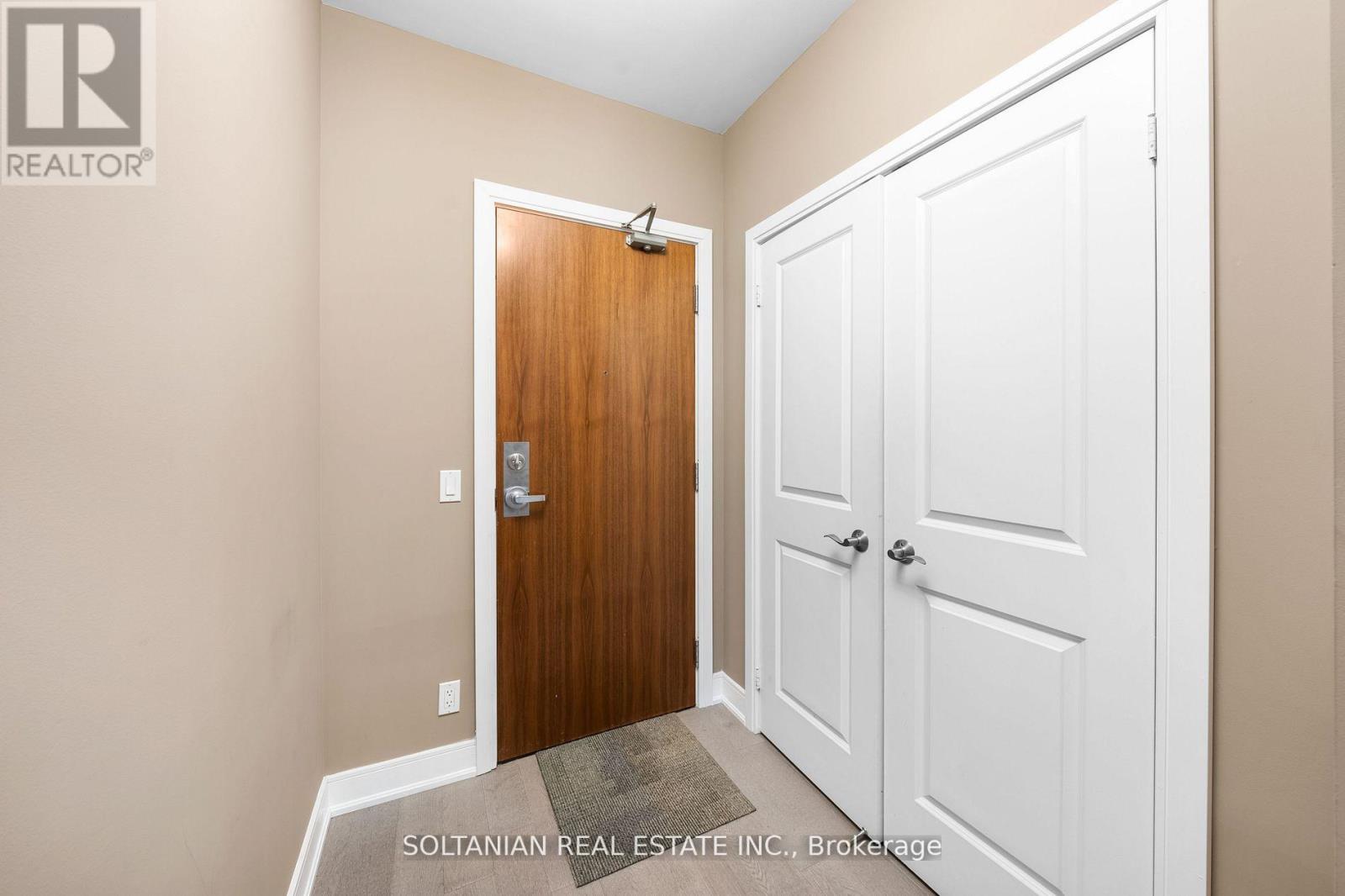 Photo 9 of 105 88 Broadway Avenue, Toronto ON