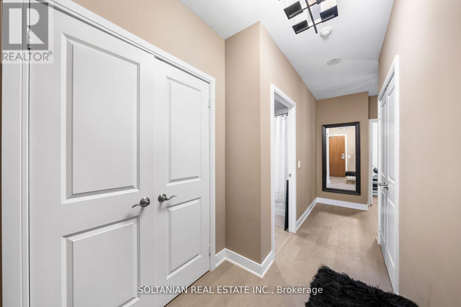 Photo 4 of 105 88 Broadway Avenue, Toronto ON