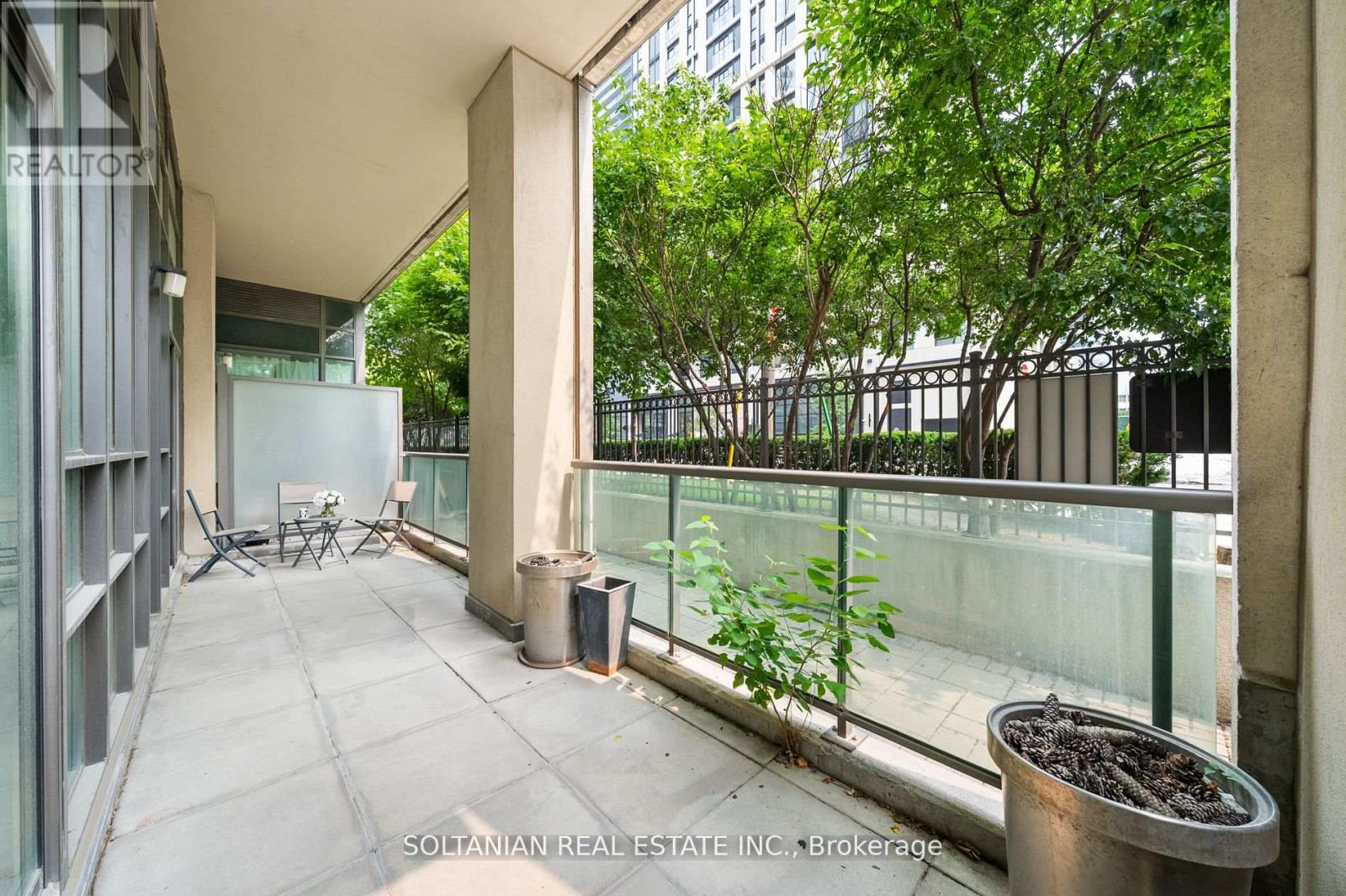 Photo 2 of 105 88 Broadway Avenue, Toronto ON