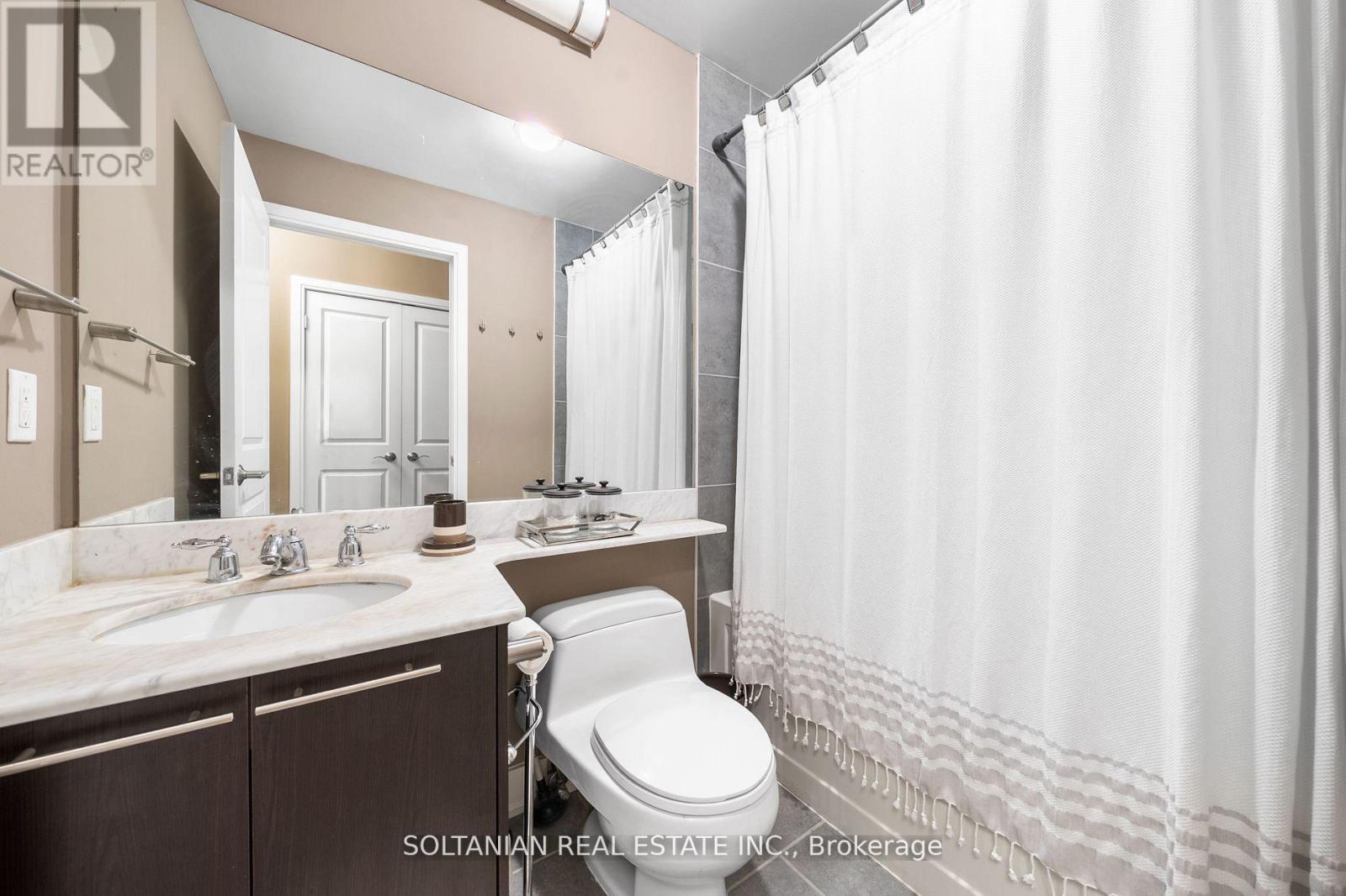Photo 23 of 105 88 Broadway Avenue, Toronto ON