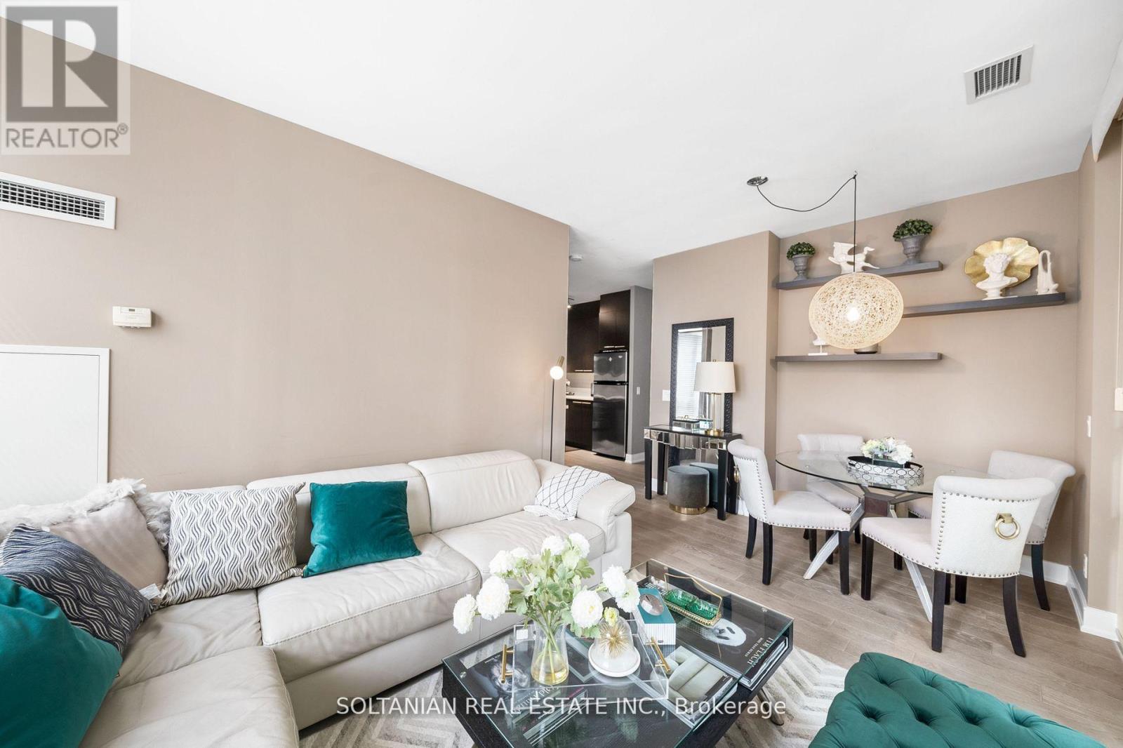 Photo 12 of 105 88 Broadway Avenue, Toronto ON