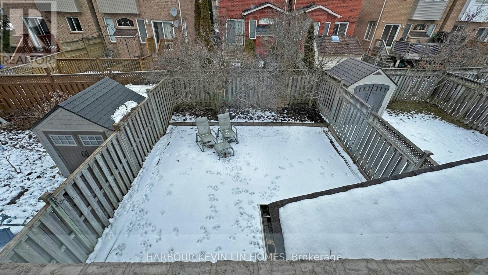 Photo 6 of 8 Hacienda Drive, Richmond Hill ON