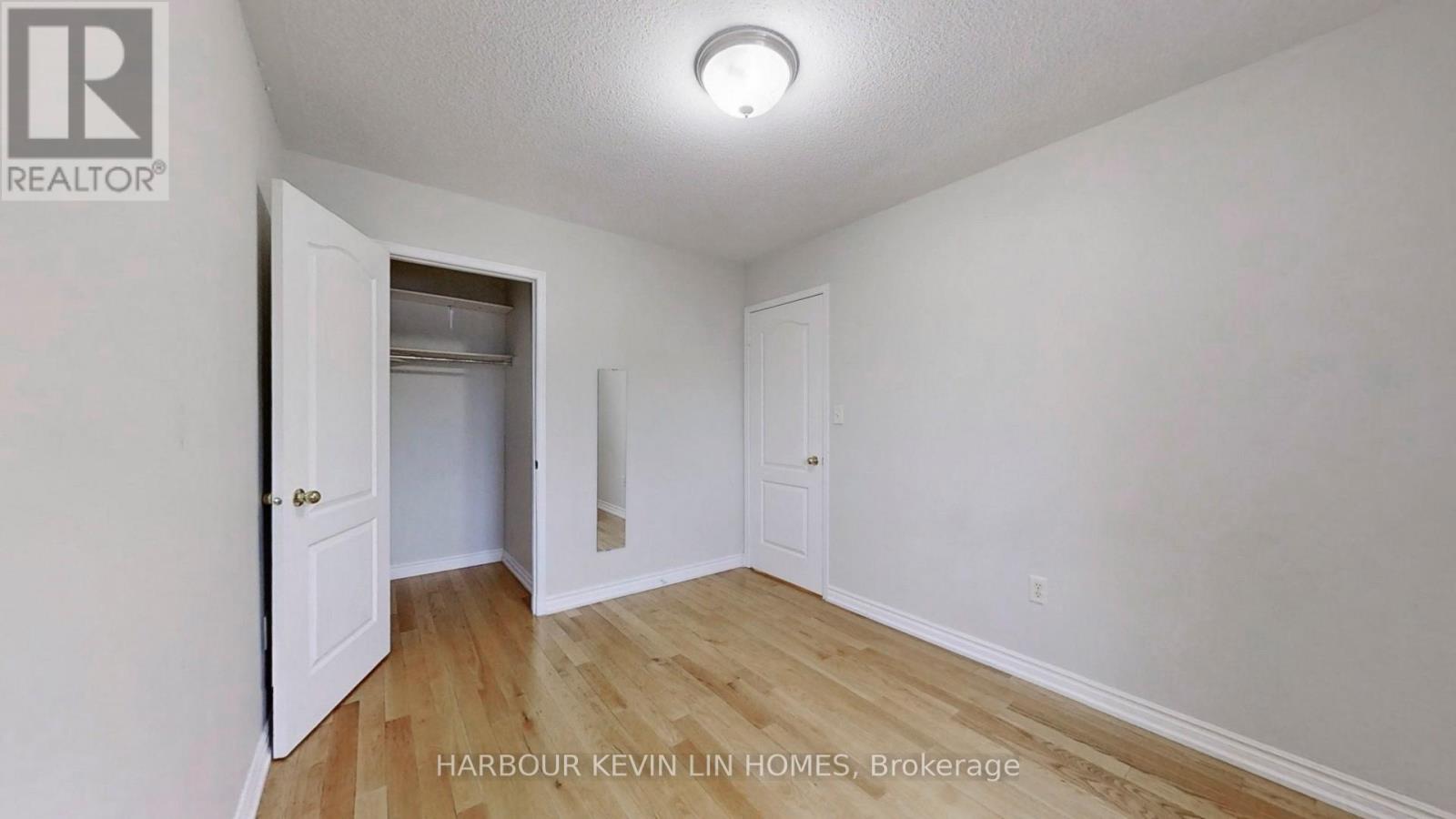 Photo 17 of 8 Hacienda Drive, Richmond Hill ON