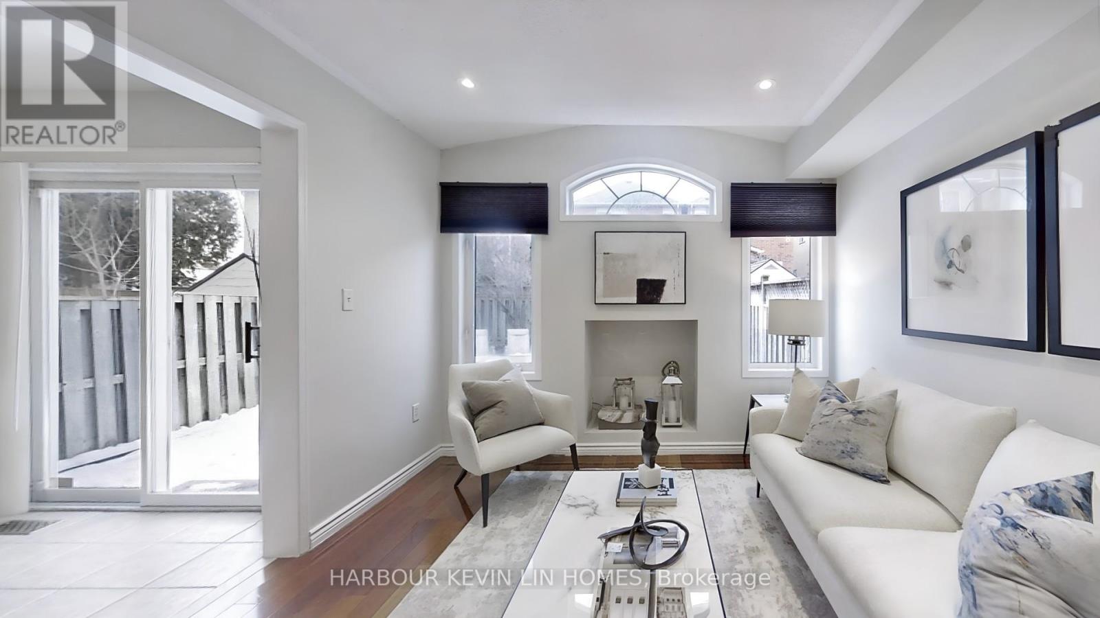 Photo 20 of 8 Hacienda Drive, Richmond Hill ON