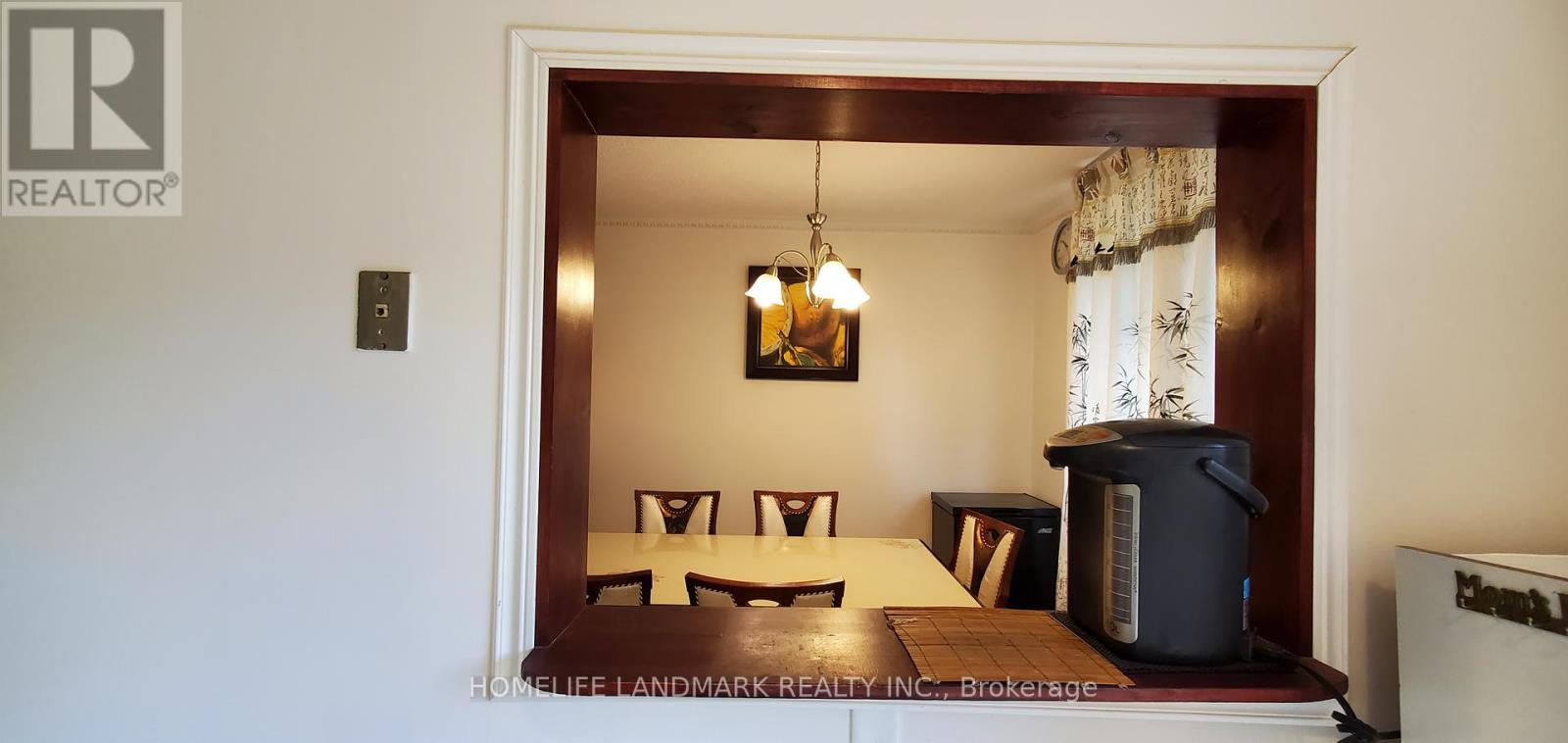 Photo 5 of 102 91 Lamoreaux Drive S, Toronto ON