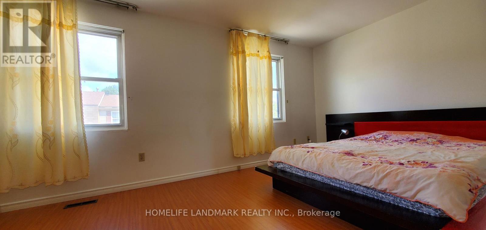 Photo 15 of 102 91 Lamoreaux Drive S, Toronto ON