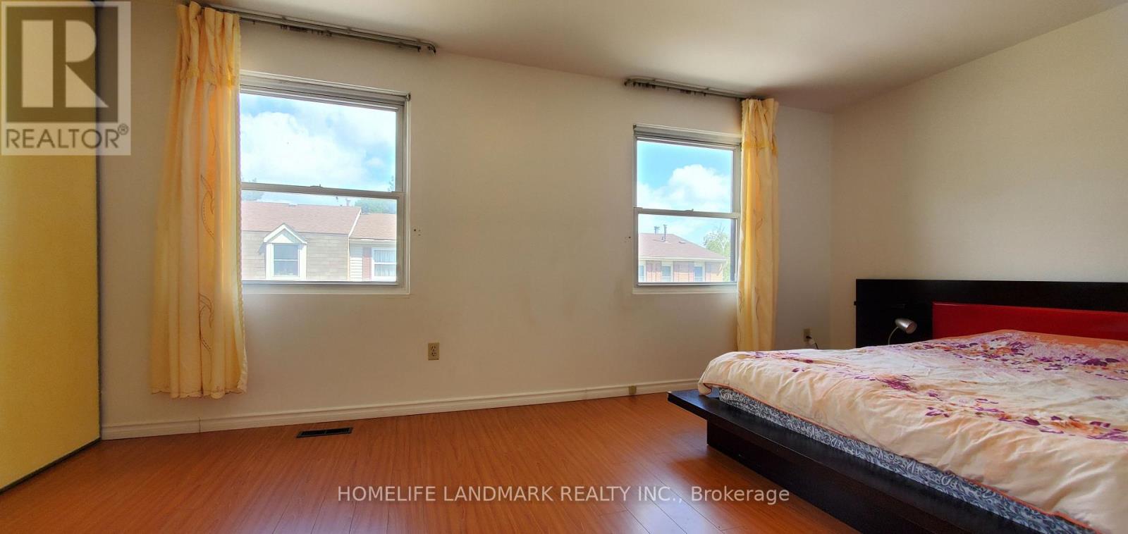 Photo 8 of 102 91 Lamoreaux Drive S, Toronto ON