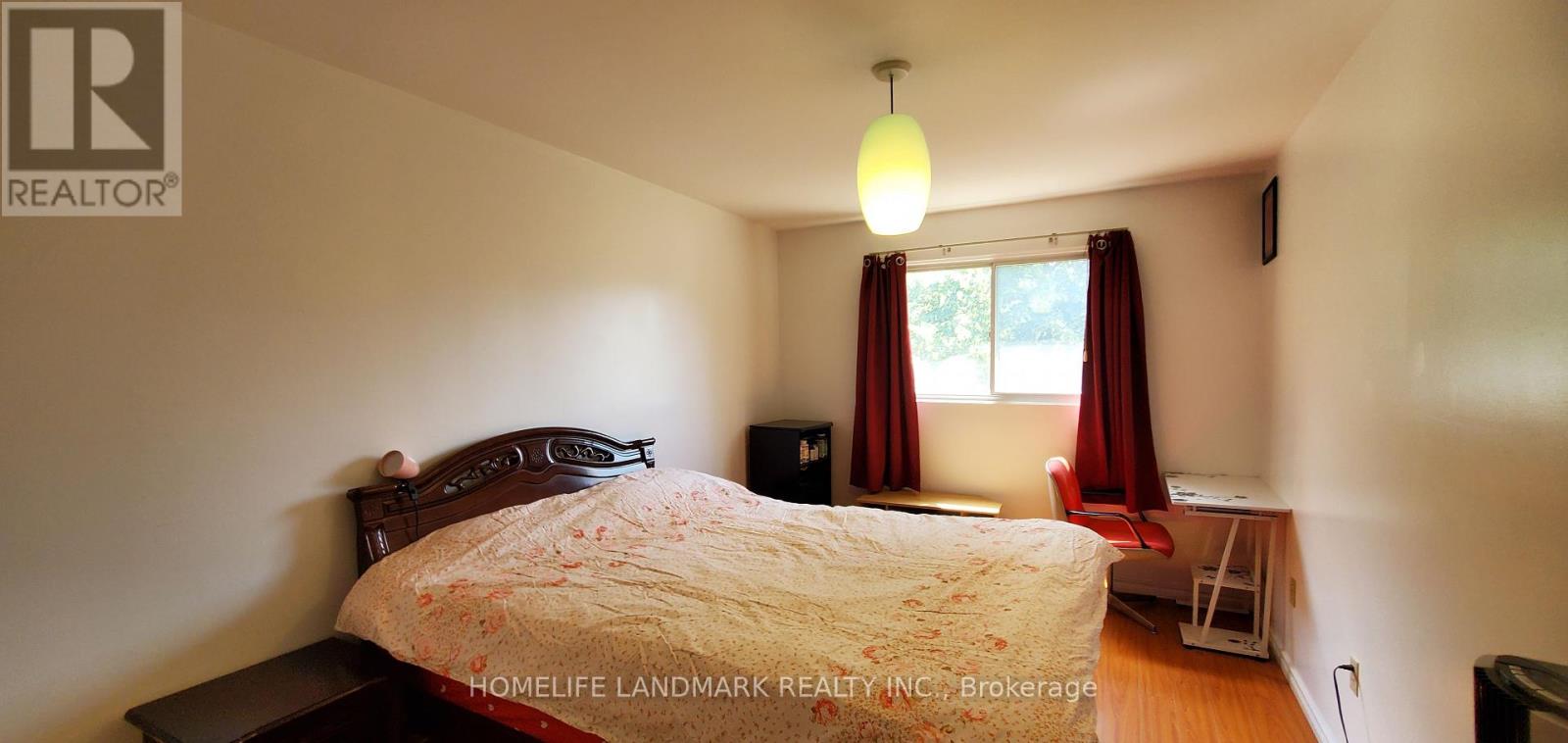 Photo 10 of 102 91 Lamoreaux Drive S, Toronto ON
