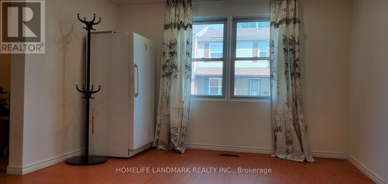Photo 1 of 102 91 Lamoreaux Drive S, Toronto ON