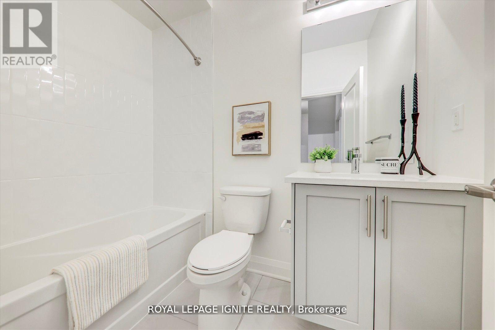 Photo 5 of 575 Port Darlington Road, Clarington ON