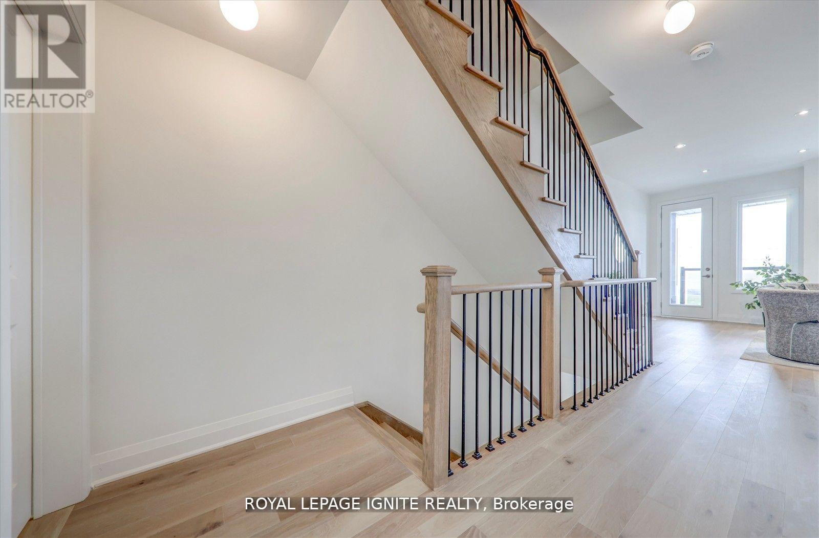 Photo 8 of 575 Port Darlington Road, Clarington ON