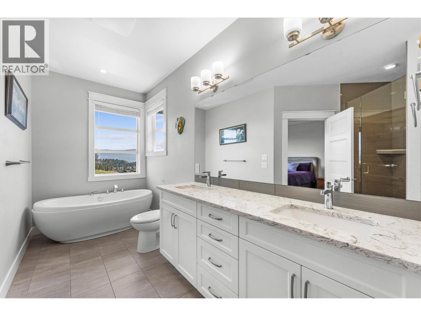  2600 Paramount Drive, West Kelowna