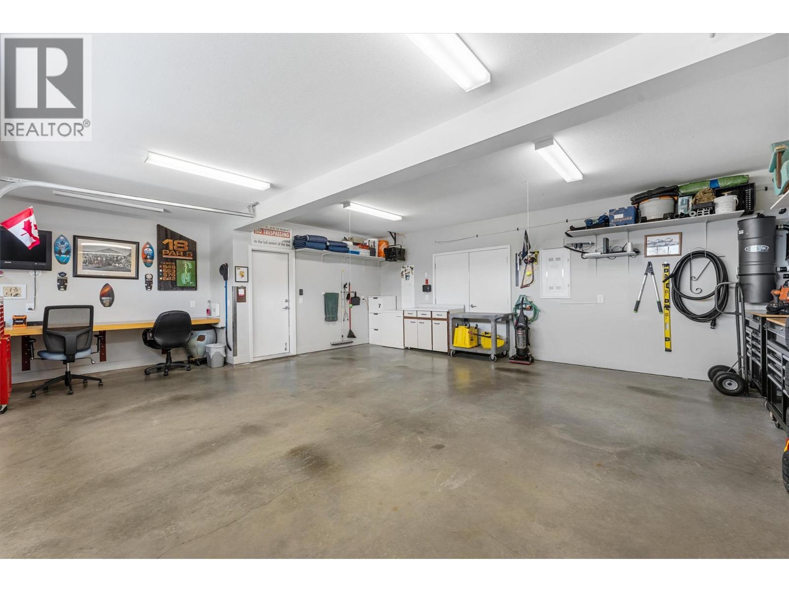  2600 Paramount Drive, West Kelowna
