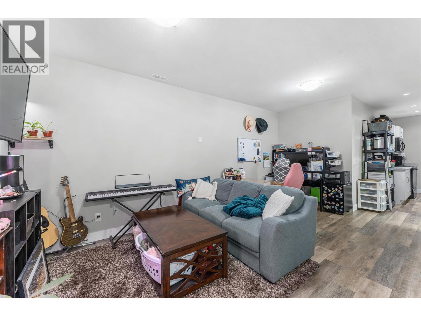  2600 Paramount Drive, West Kelowna
