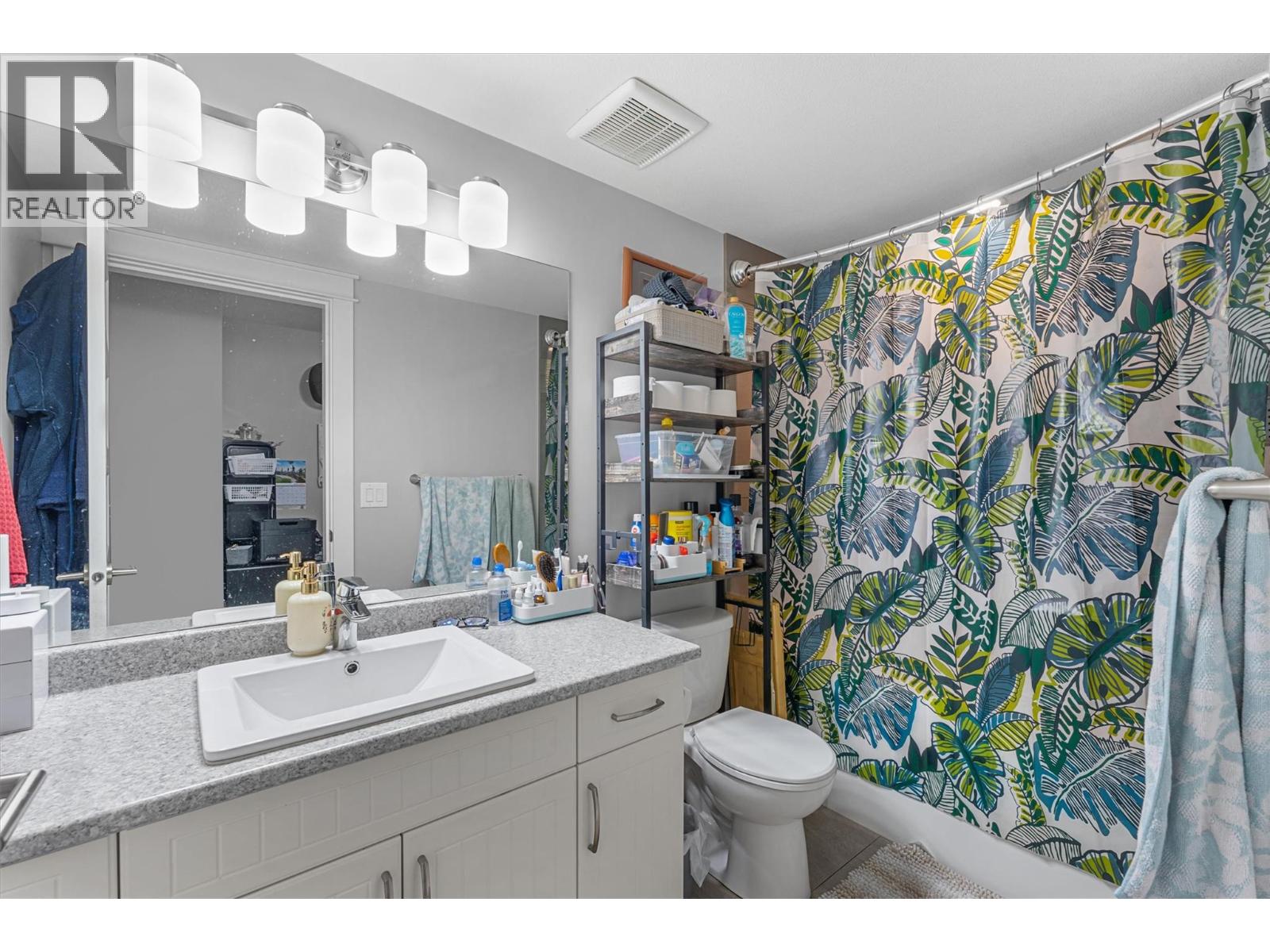  2600 Paramount Drive, West Kelowna