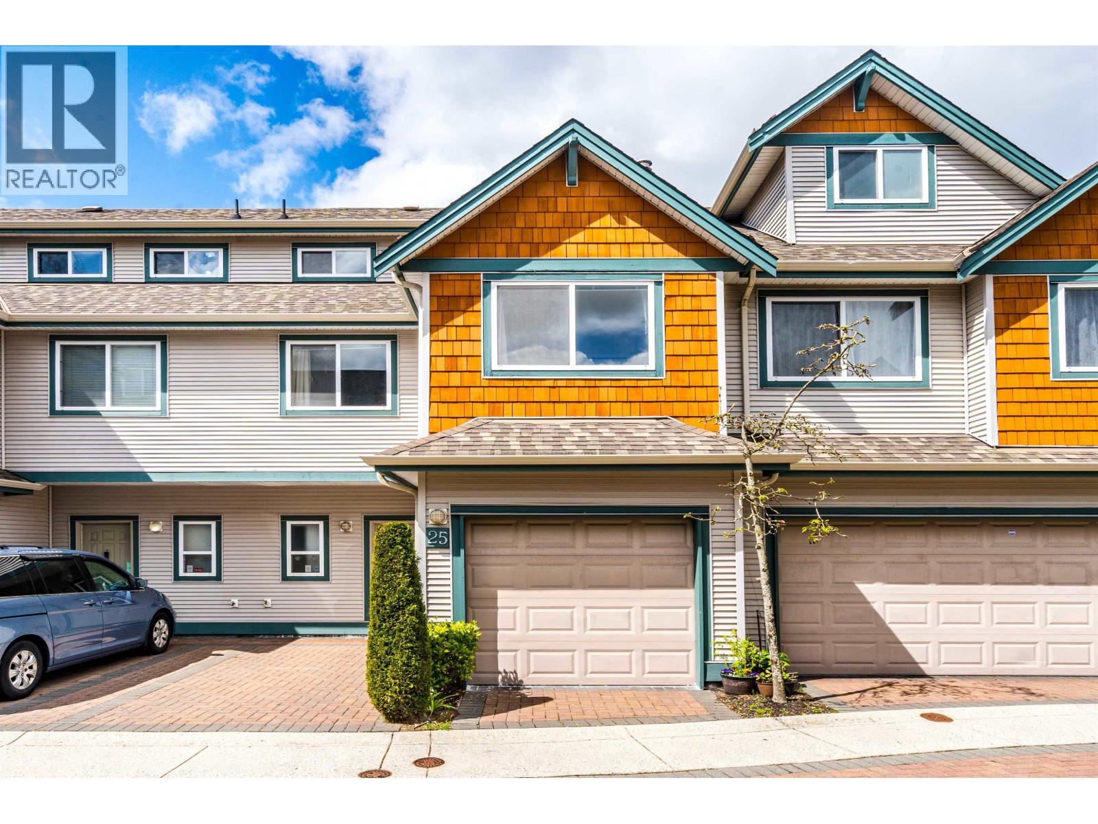 Photo 1 of 25 10411 Hall Avenue, Richmond BC
